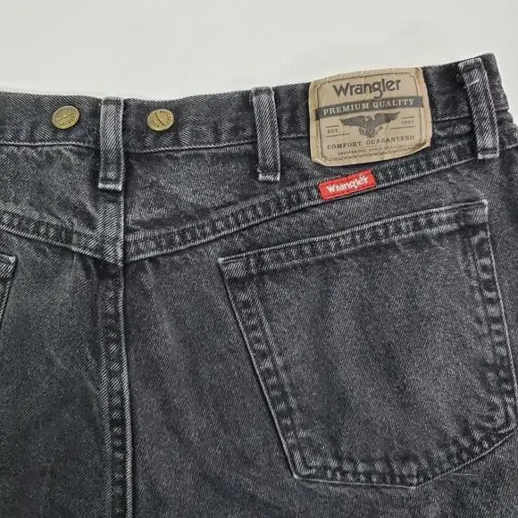 Wrangler relaxed fit mens 40x30 black faded jeans Suspender buttons - Picture 3 of 8